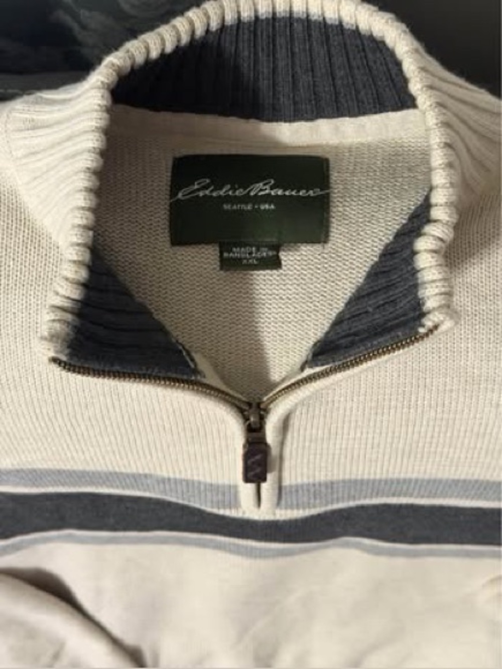 Eddie Bauer Signature Pullover sweater
Men’s XXL